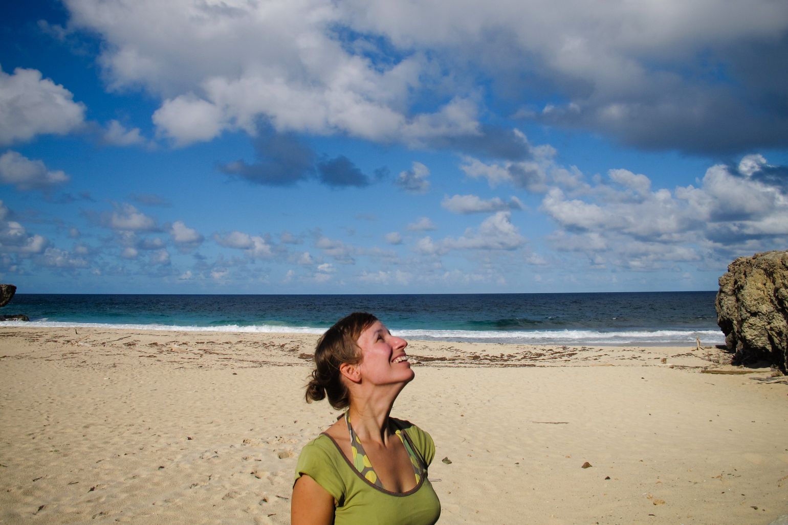 Het is fantastisch om in het buitenland te leven. De enige zekerheden zijn de zon en de zee.