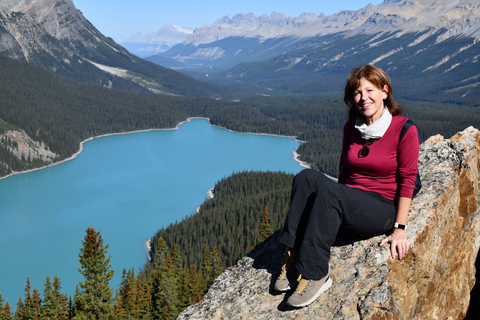 Annick aan Peyto Lake, West-Canada