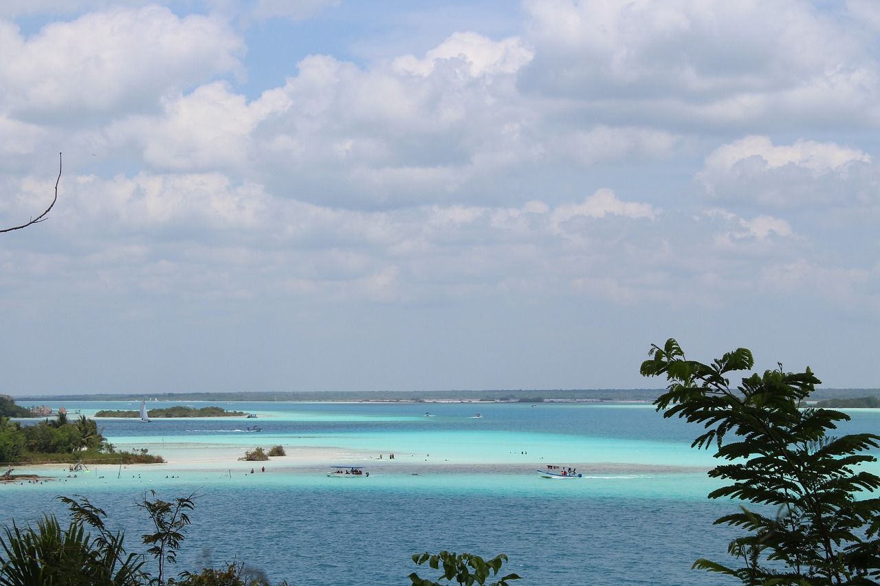 Lake Bacalar sailboat cruise