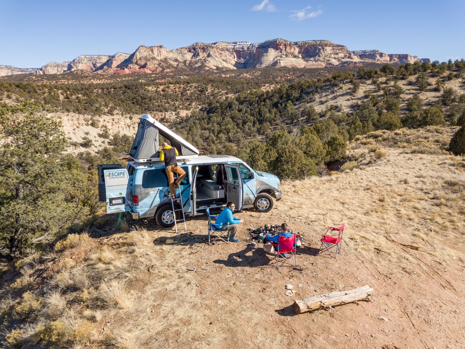campervan met rooftoptent