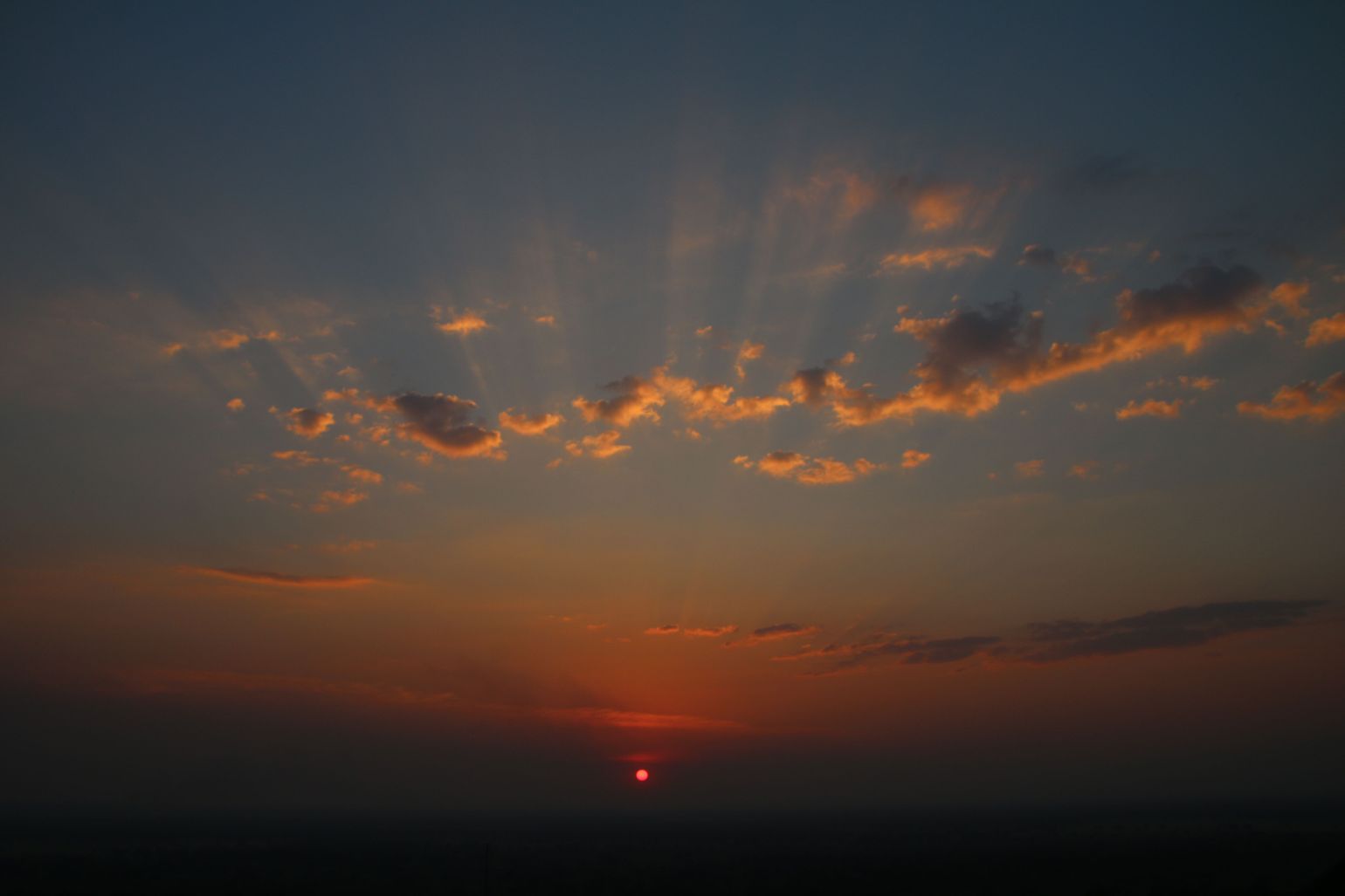 zonsondergang in Oeganda