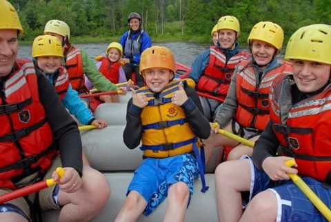 Familie rafting rouge river