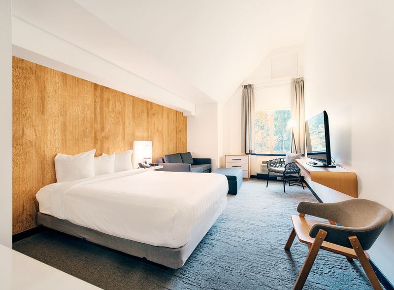 Avaa hotel, Whistler