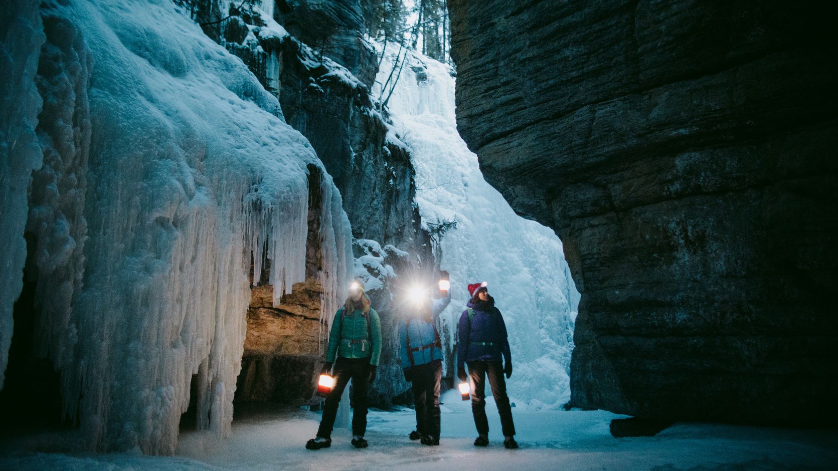 Ice Walk in Maligne Canyon, Jasper