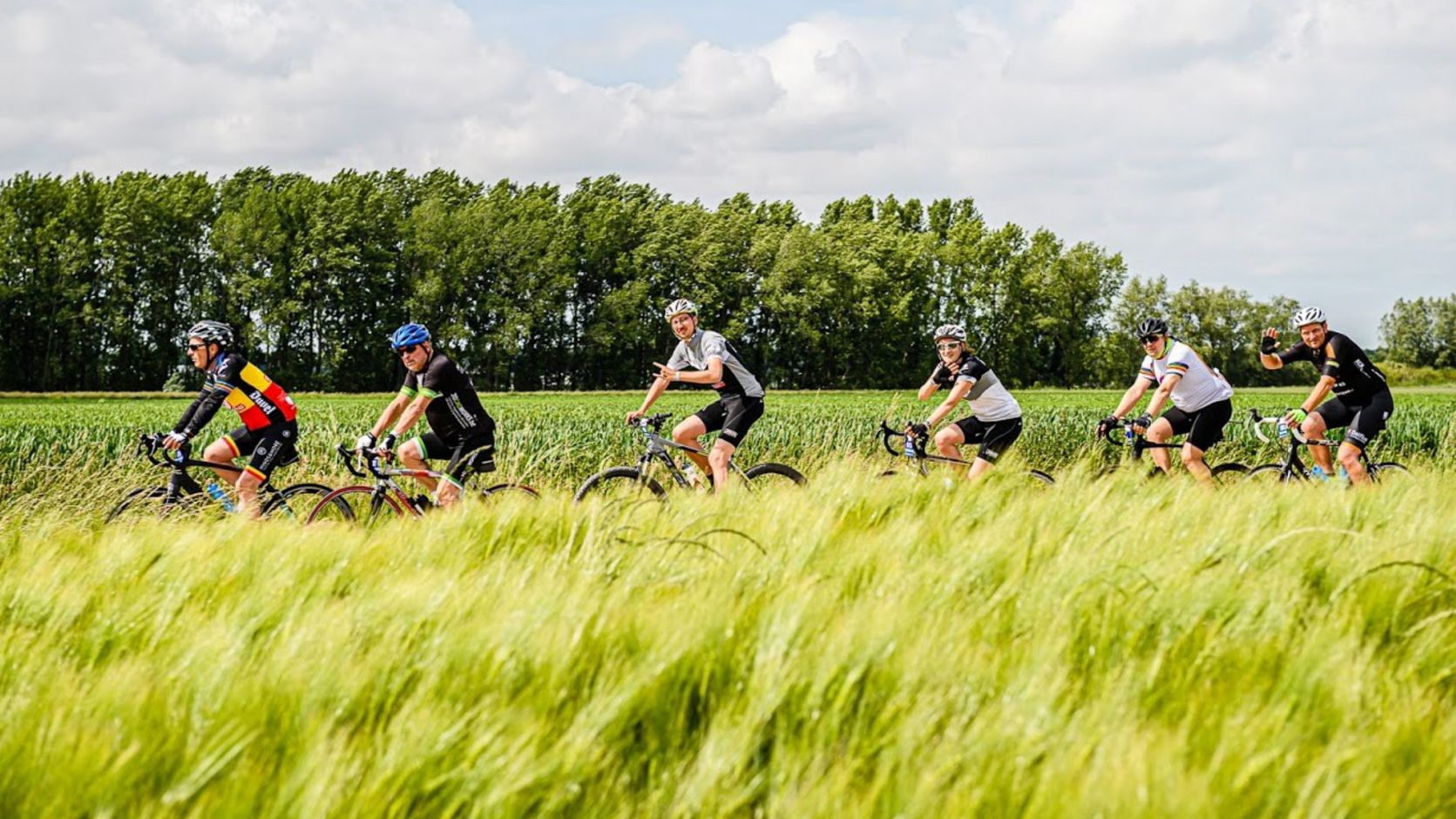 Joker fietstocht kom op tegen kanker