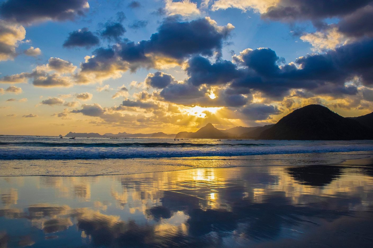 Groepsreis Bali en Lombok zonsondergang op het strand